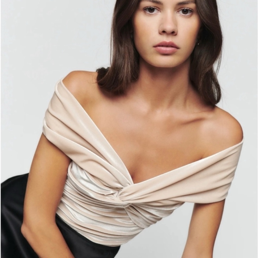 Reformation NWT Ezlynn Velvet Top! Sz M!!
